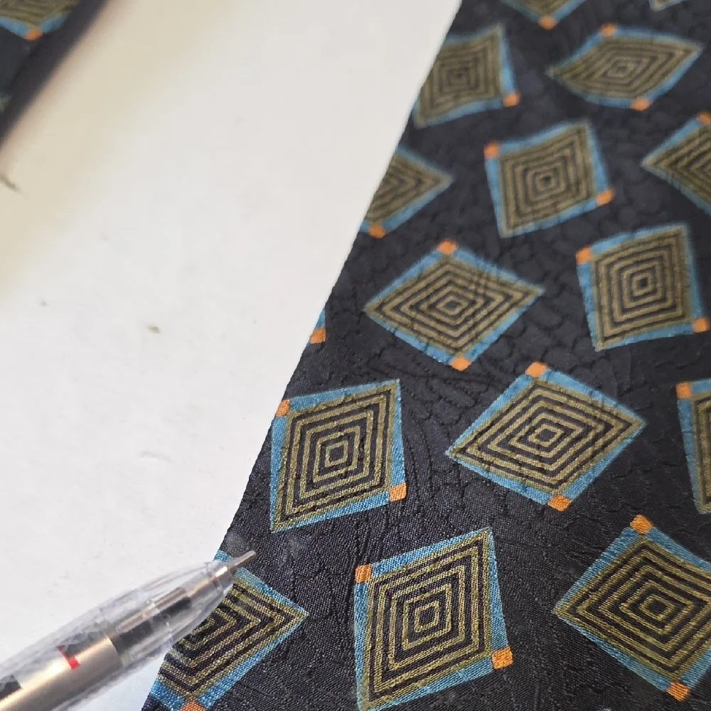 Giorgio‎ Armani Black Blue Gold Diamond Pattern Tie 100% Silk Made In Italy